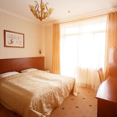 Pansionat Paradiz Hotel โปลยานา ภายนอก รูปภาพ
