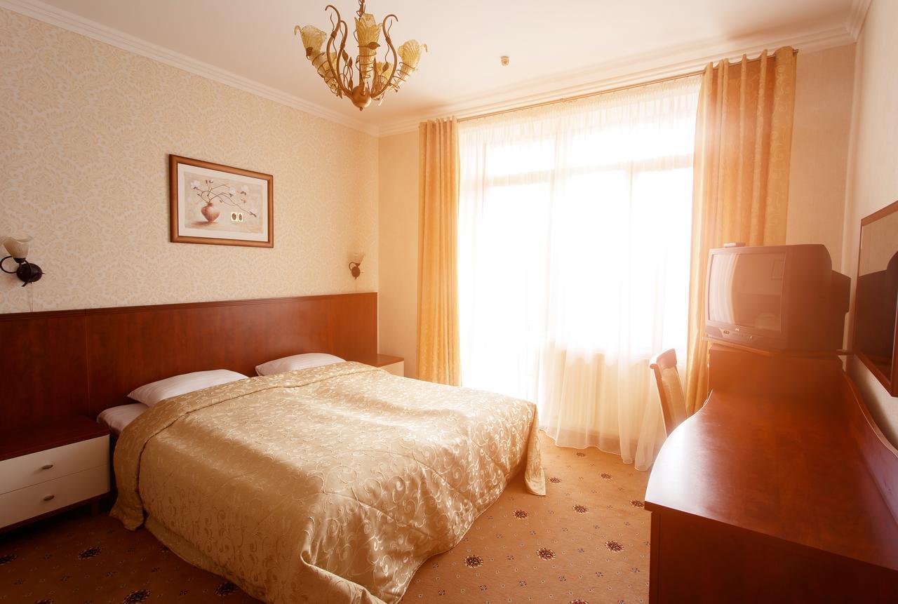 Pansionat Paradiz Hotel โปลยานา ภายนอก รูปภาพ