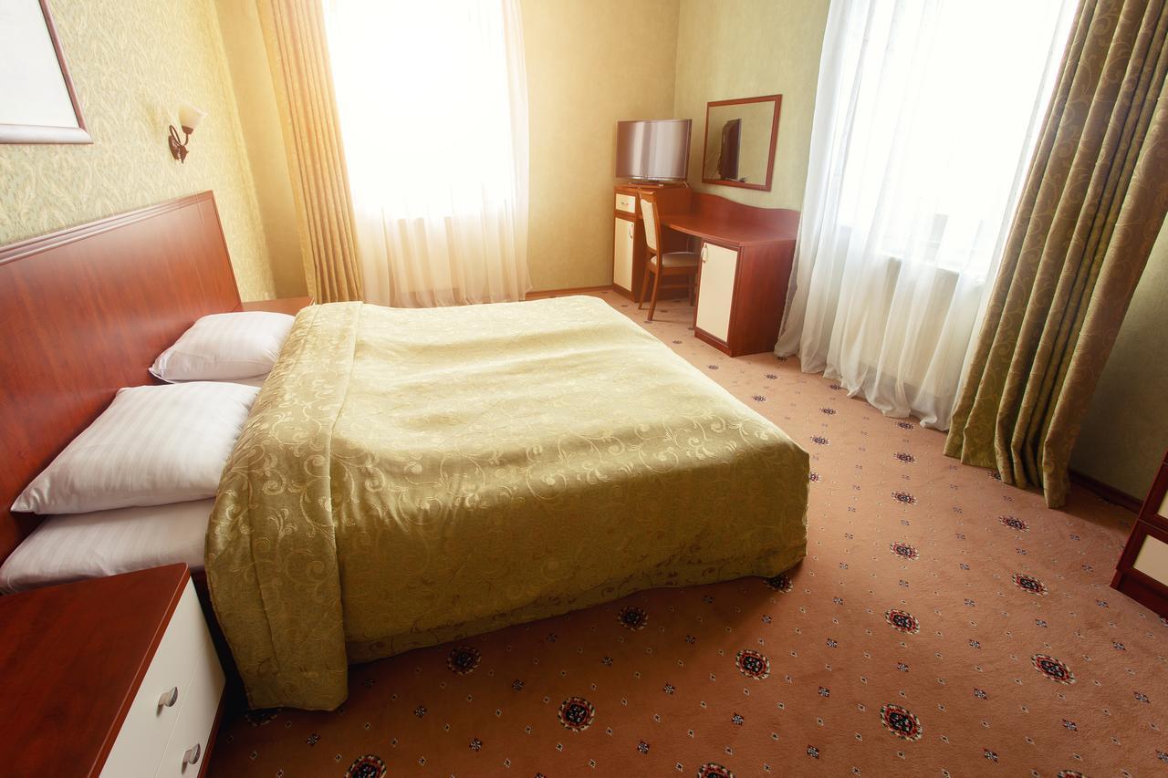 Pansionat Paradiz Hotel โปลยานา ภายนอก รูปภาพ